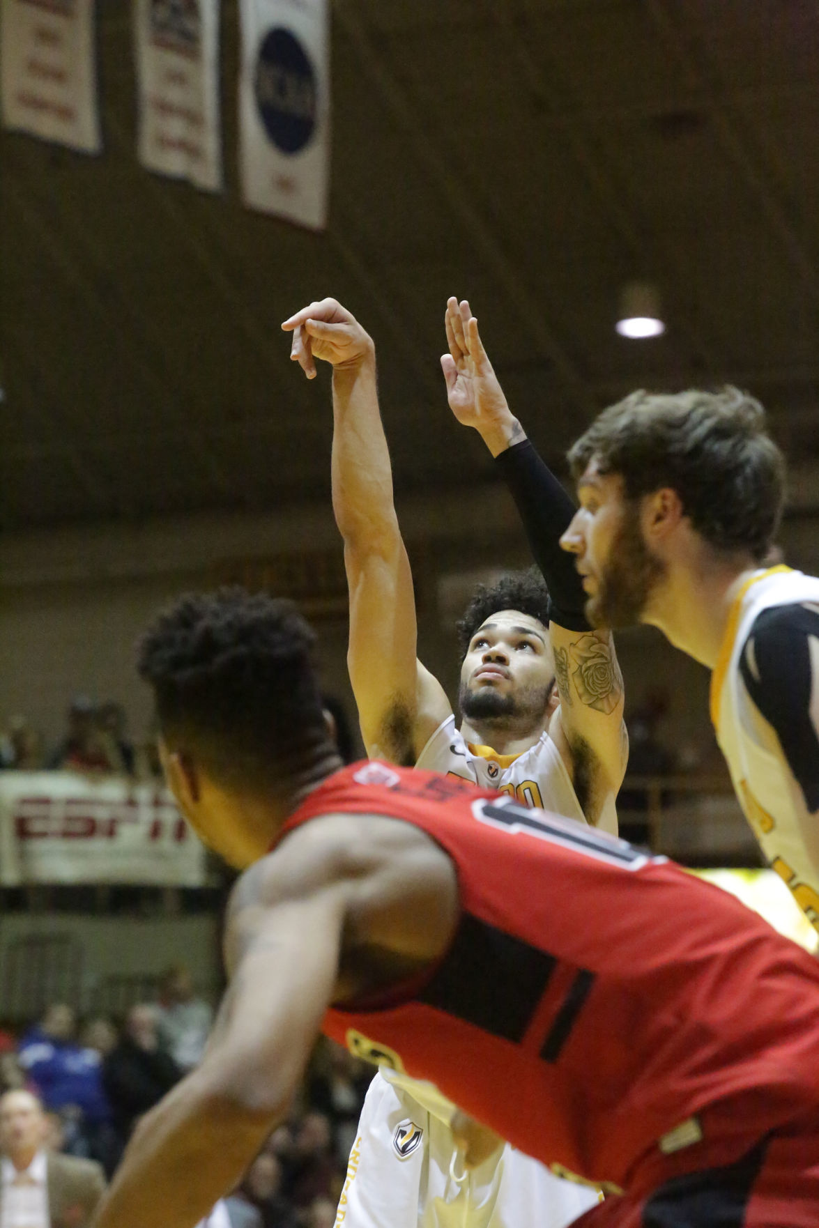 Valparaiso University beats Illinois State in men's basketball